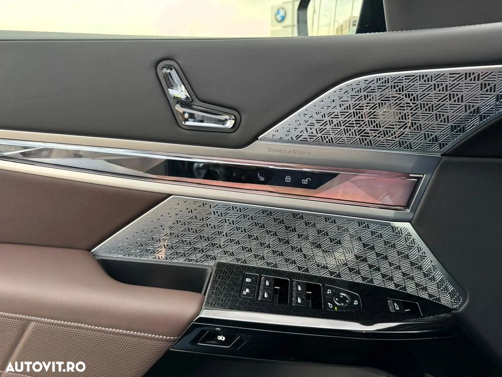 BMW Seria 7 740d xDrive MHEV - 12