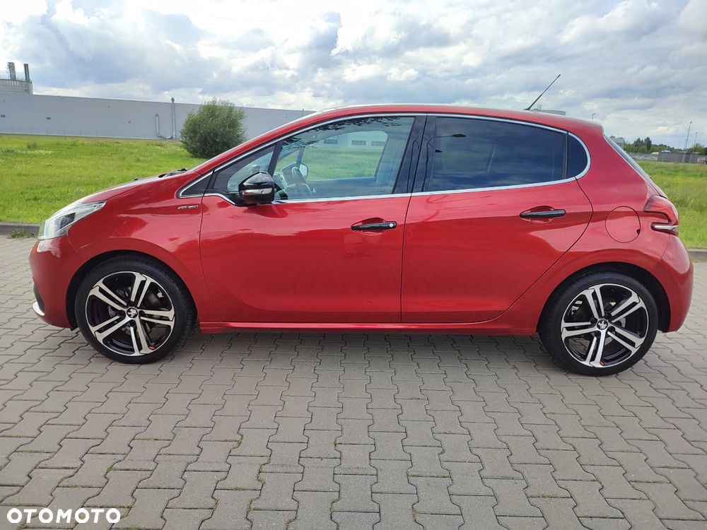 Peugeot 208 - 5