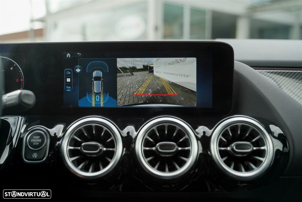 Mercedes-Benz GLA 180 d AMG Line - 25