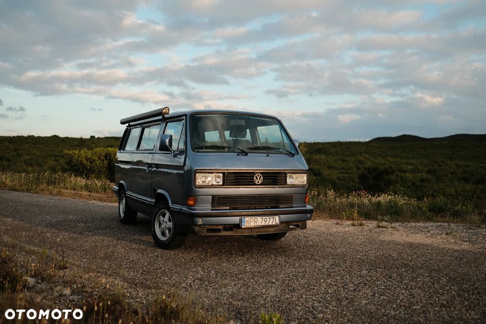 Volkswagen Multivan - 2