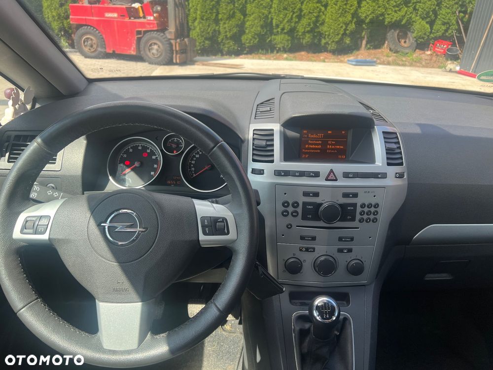Opel Zafira - 9