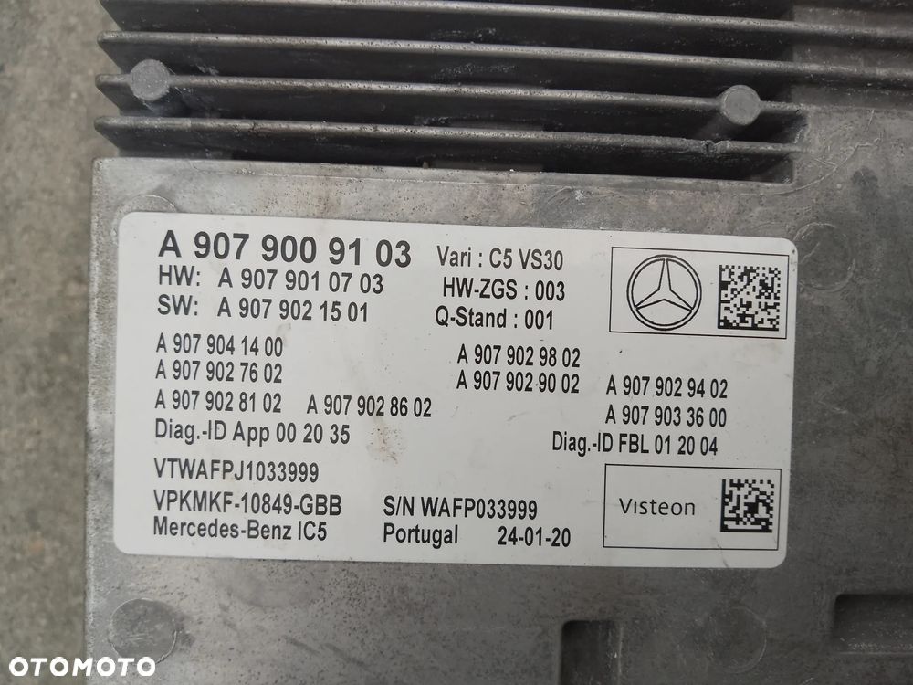 Mercedes W907 Radioodtwarzacz CD Stereo A9079009103 - 9