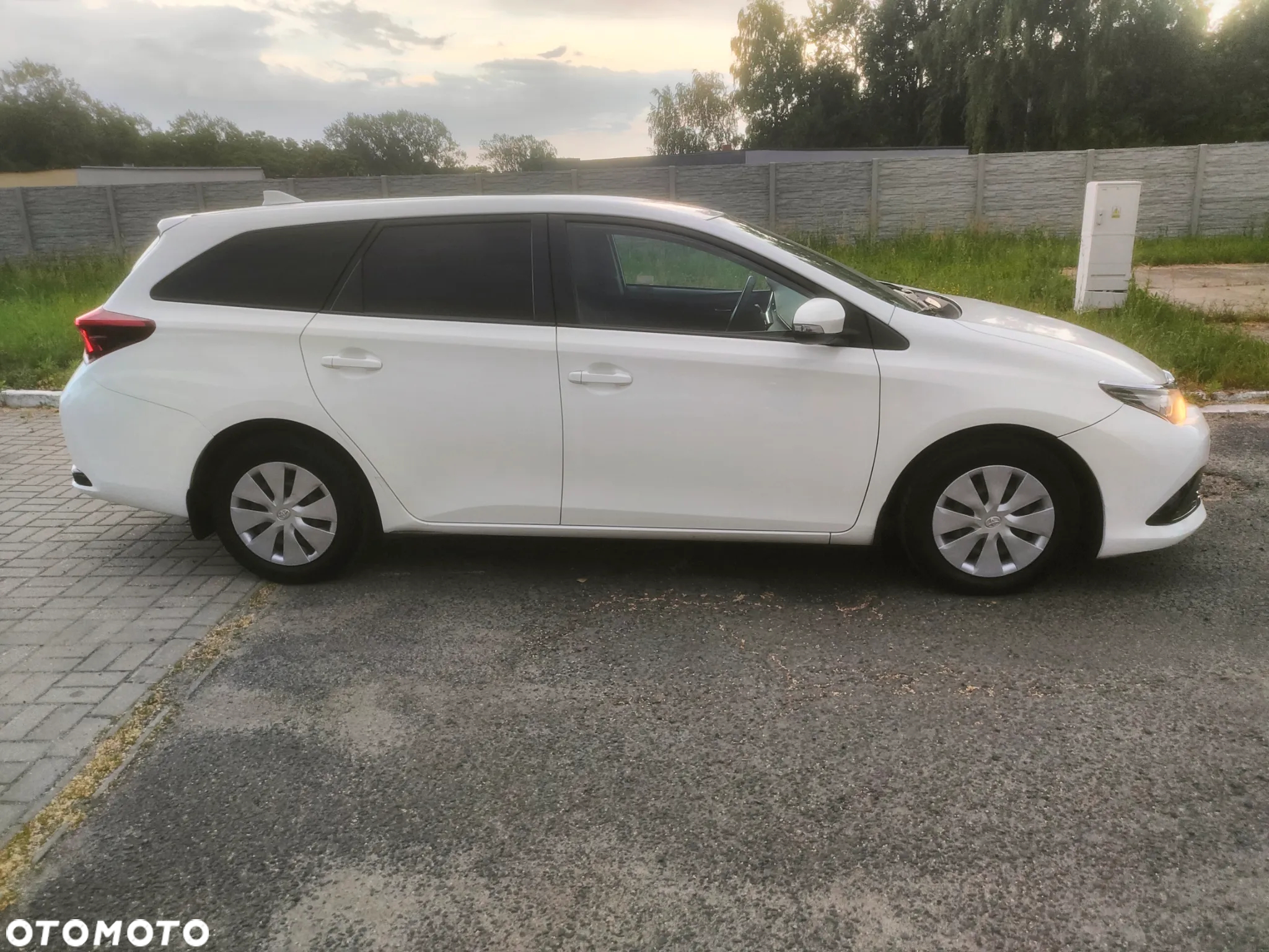 Toyota Auris 1.4 D-4D Active - 12
