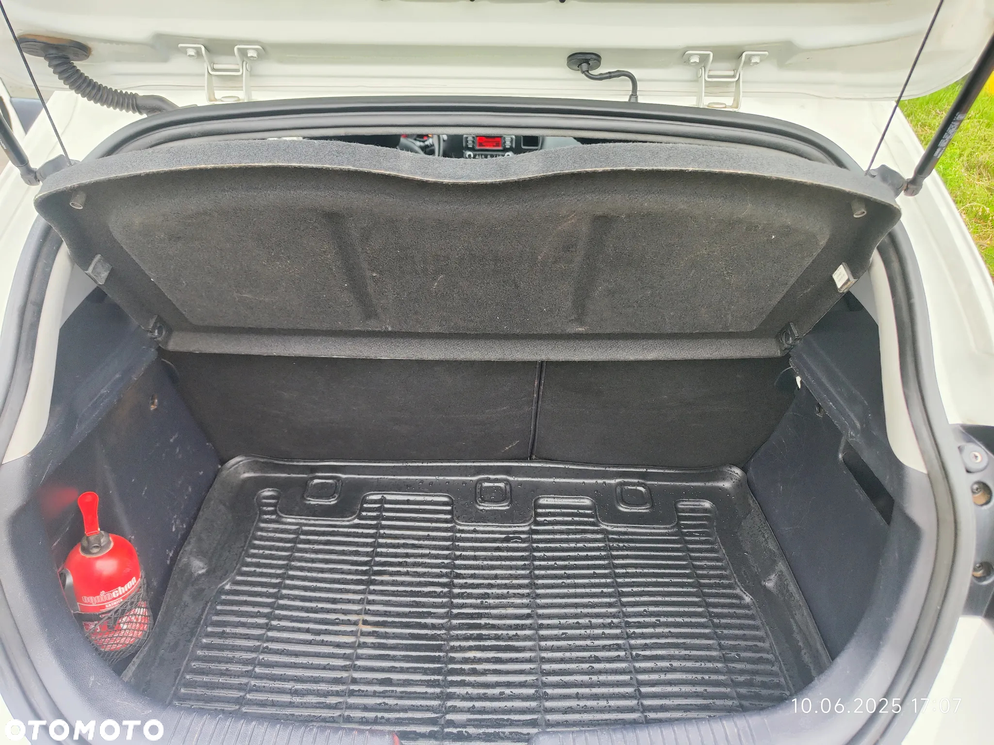 Kia Rio 1.4 L - 4