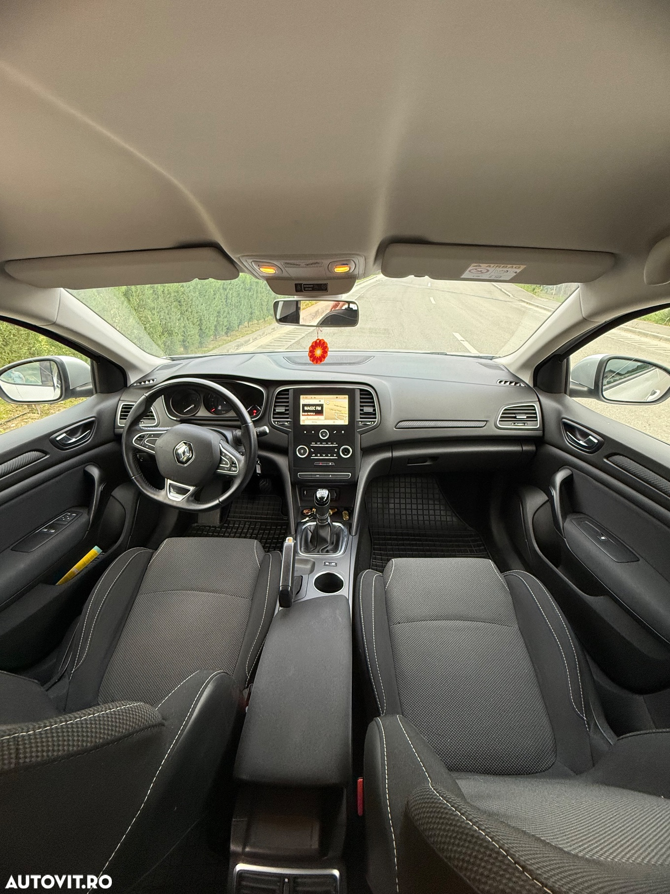 Renault Megane BLUE dCi Intens - 6