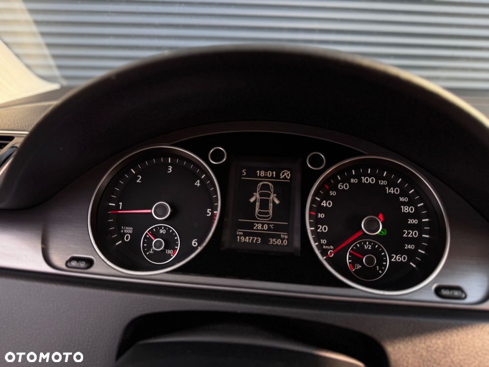 Volkswagen Passat 2.0 TDI Comfortline DSG - 39