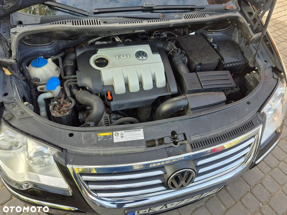 Volkswagen Touran 2.0 TDI DPF BlueMotion Technology DSG Comfortline - 17