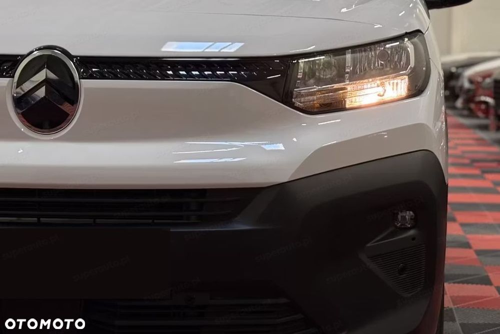Citroën Berlingo Van L2H1 Zabudowa Brygadowa EAT8 1.5 130KM - 12