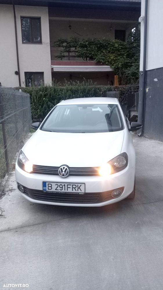 Volkswagen Golf - 1