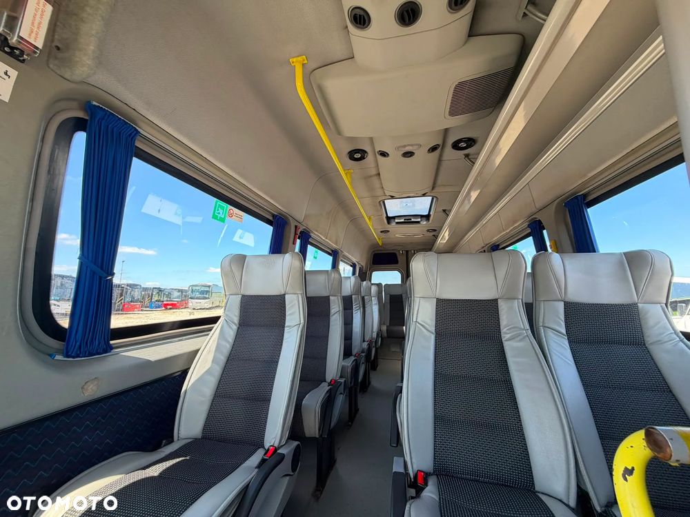 Mercedes-Benz Sprinter 516 - 19