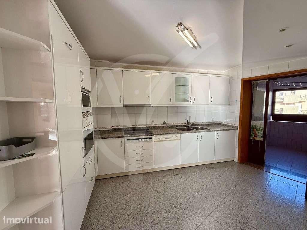 Excelente T3 na Póvoa de Varzim com 2 Garagens Fechadas - Grande imagem: 2/19