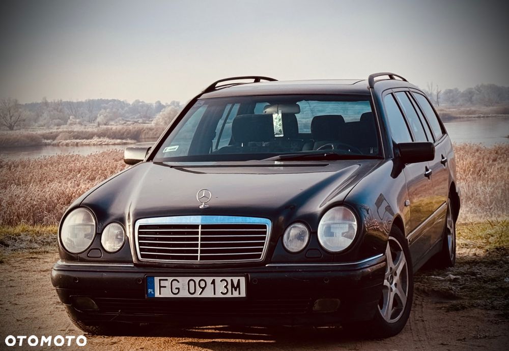 Mercedes-Benz Klasa E 320 T Avantgarde - 11
