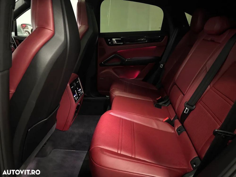 Porsche Cayenne Coupe - 24