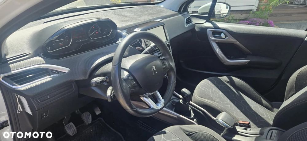 Peugeot 2008 1.2 Pure Tech Style - 9