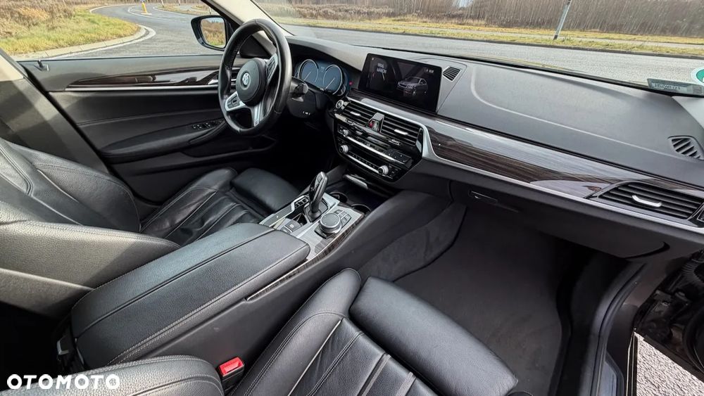 BMW Seria 5 520d Sport Line - 16