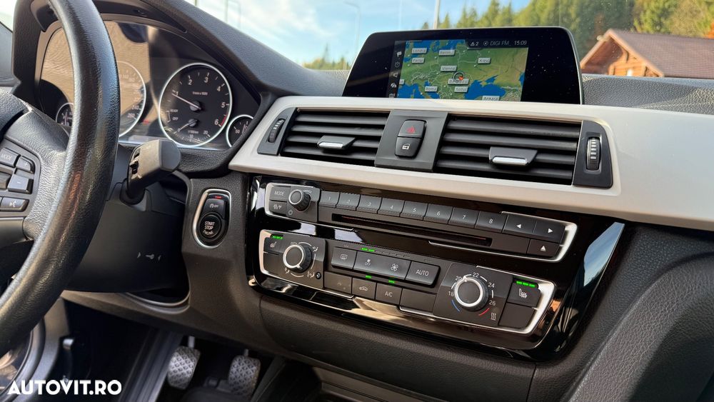 BMW Seria 3 320d Sport Line - 24