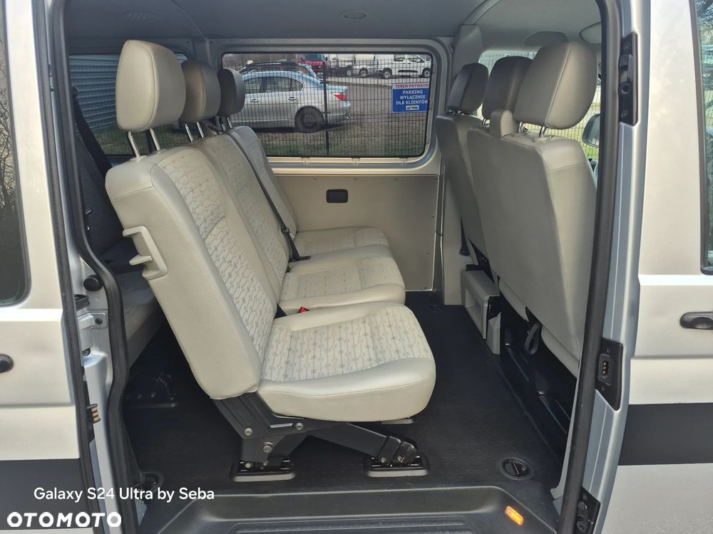 Volkswagen Transporter - 22