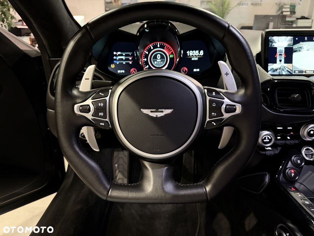 Aston Martin Vantage - 23
