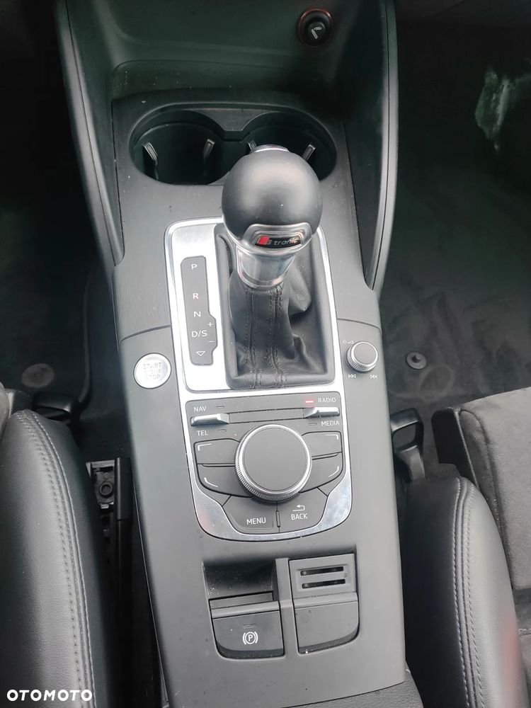 Audi A3 3-drzwiowe 1.4 TFSI cylinder on demand S tronic Ambiente - 12