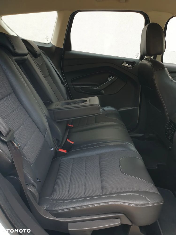 Ford Kuga 2.0 TDCi 4x4 Titanium - 36