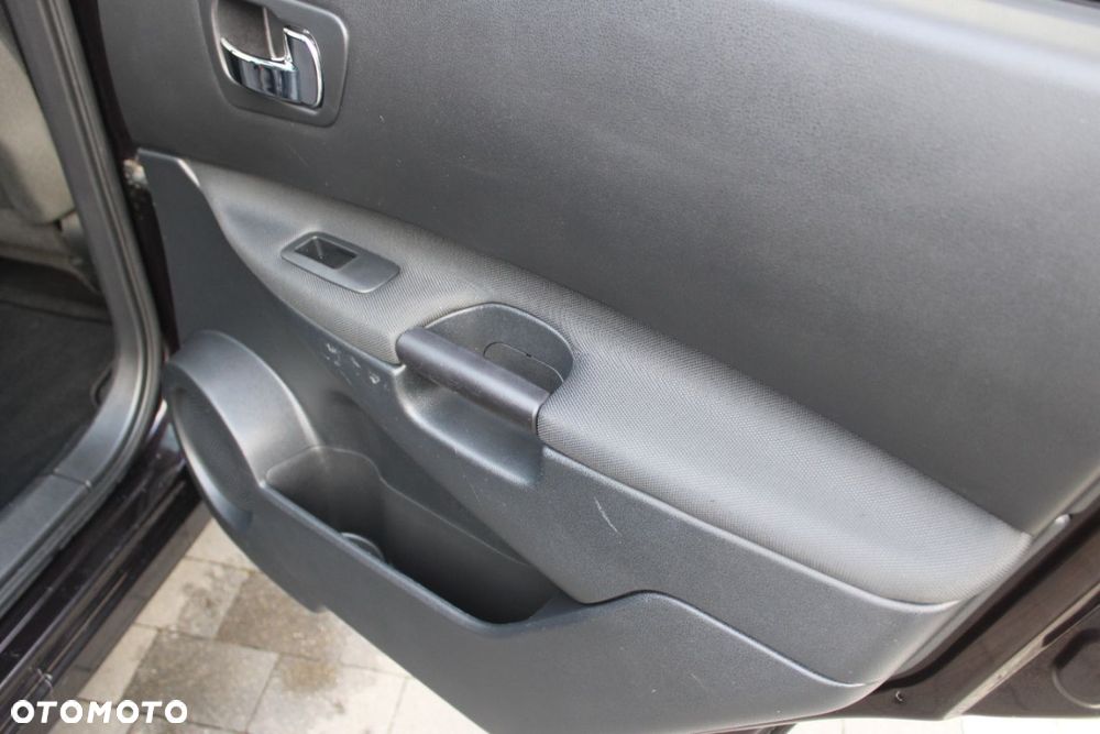 Nissan Qashqai+2 - 34