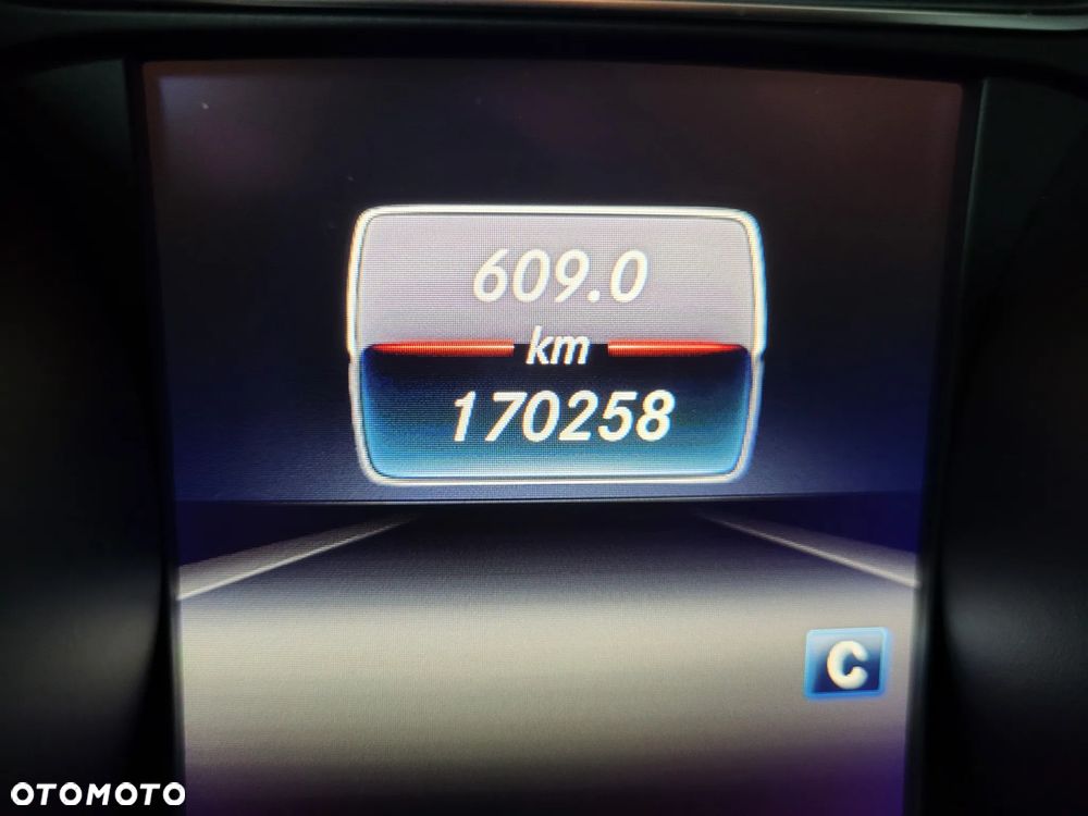 Mercedes-Benz GLA 180 Urban - 20