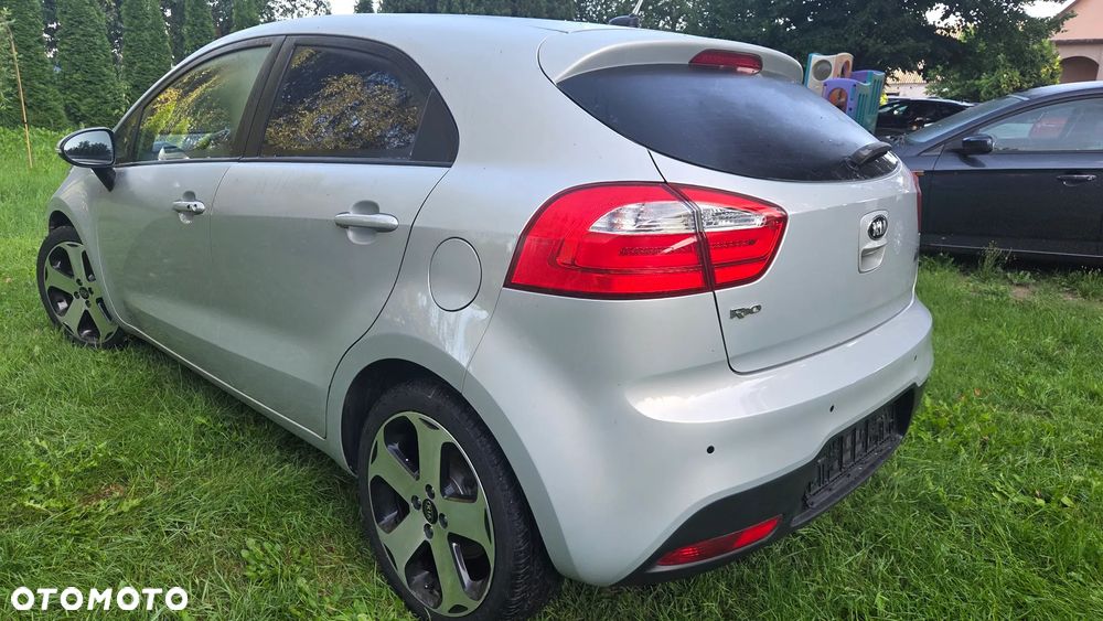 Kia Rio 1.4 Comfort - 4