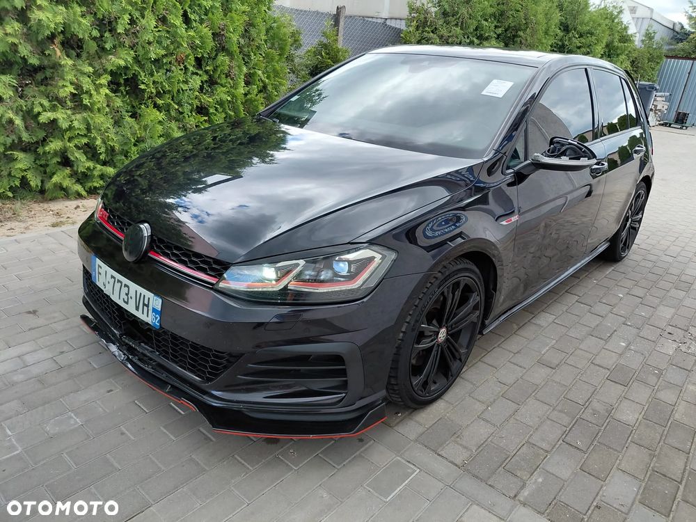 Volkswagen Golf - 10