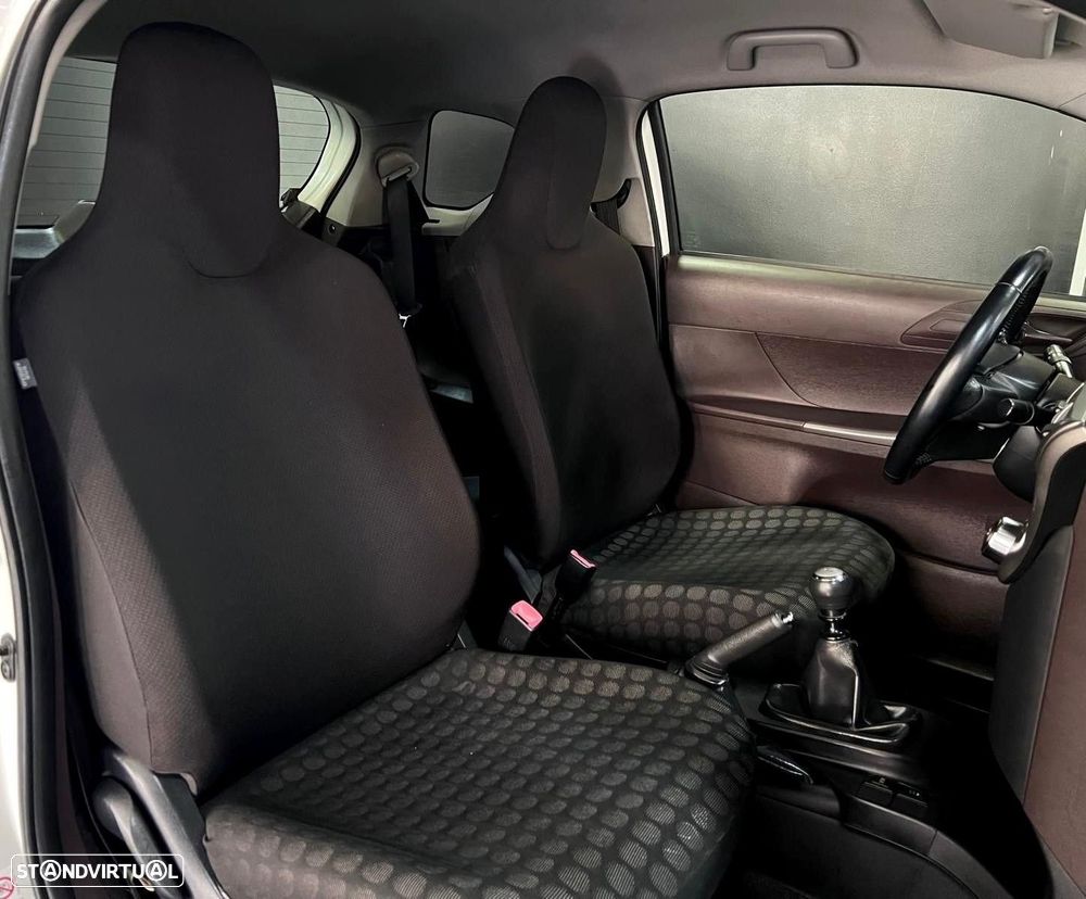 Toyota iQ 1.0 VVT-i 2 EP - 9