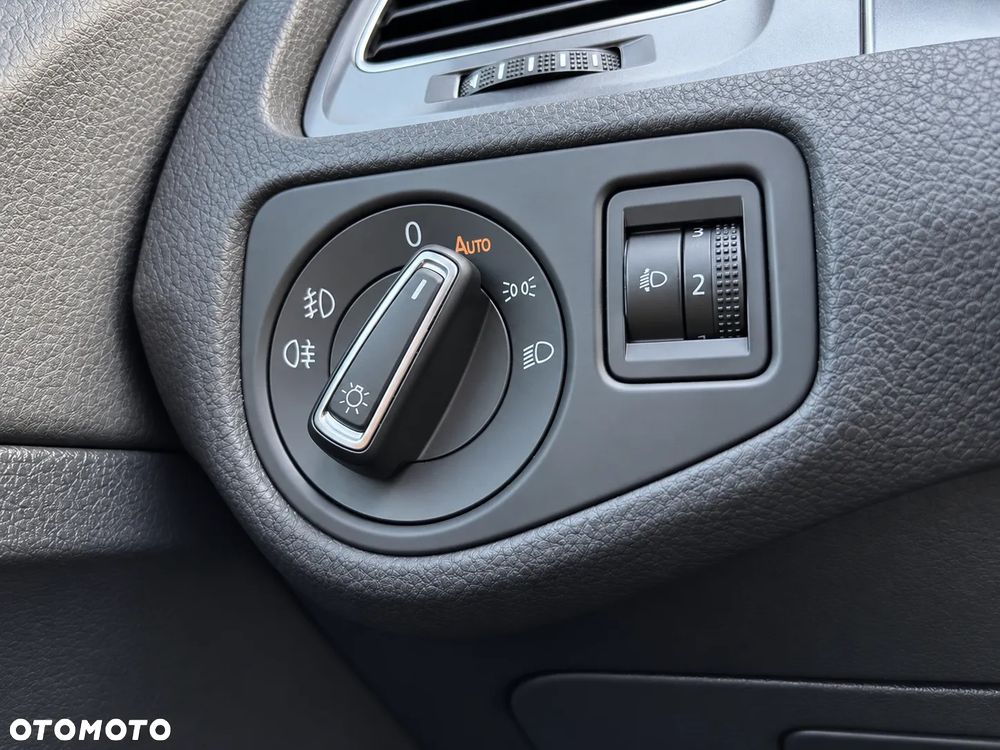 Volkswagen Golf - 21