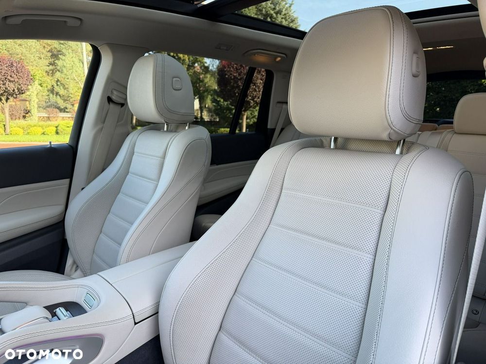 Mercedes-Benz GLS - 37