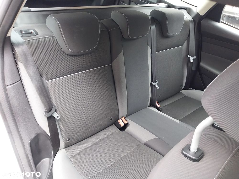 Ford Focus 1.6 Trend - 8