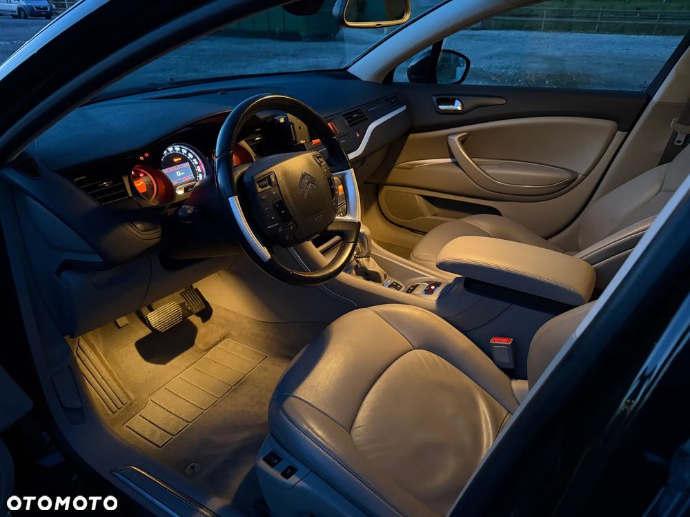 Citroën C5 2.2 HDi Exclusive - 16