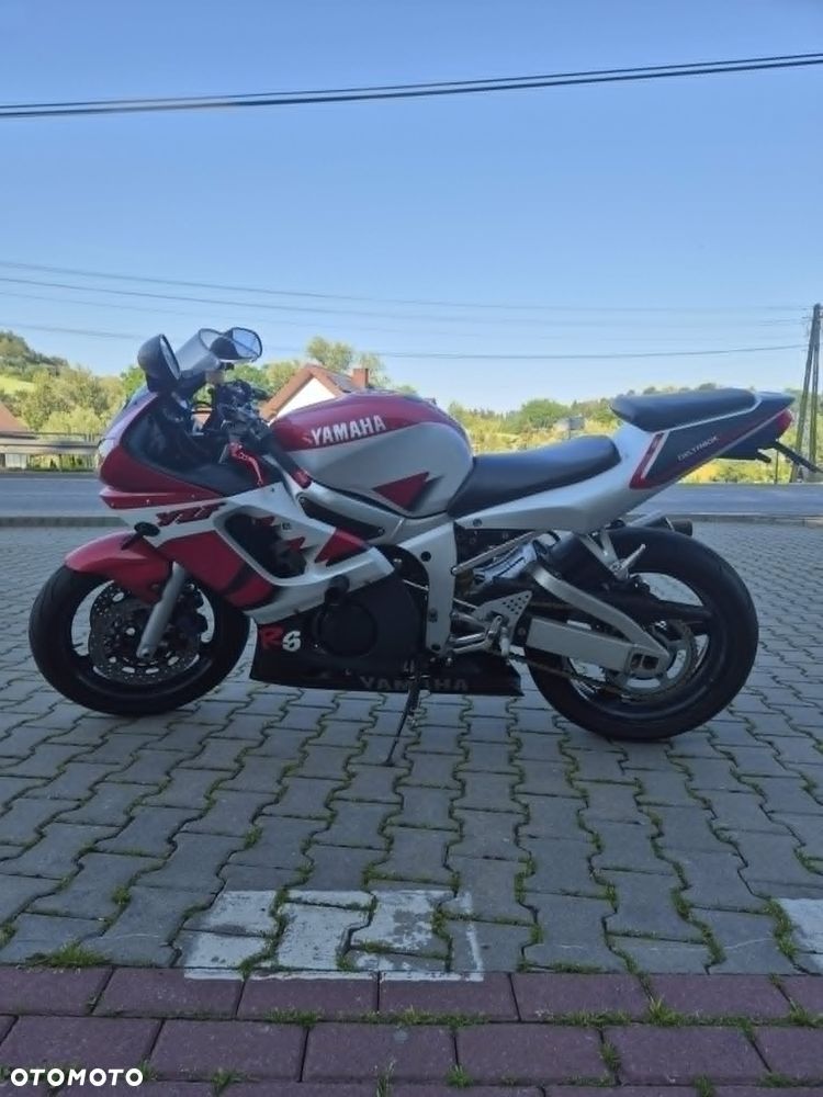 Yamaha R6 - 1