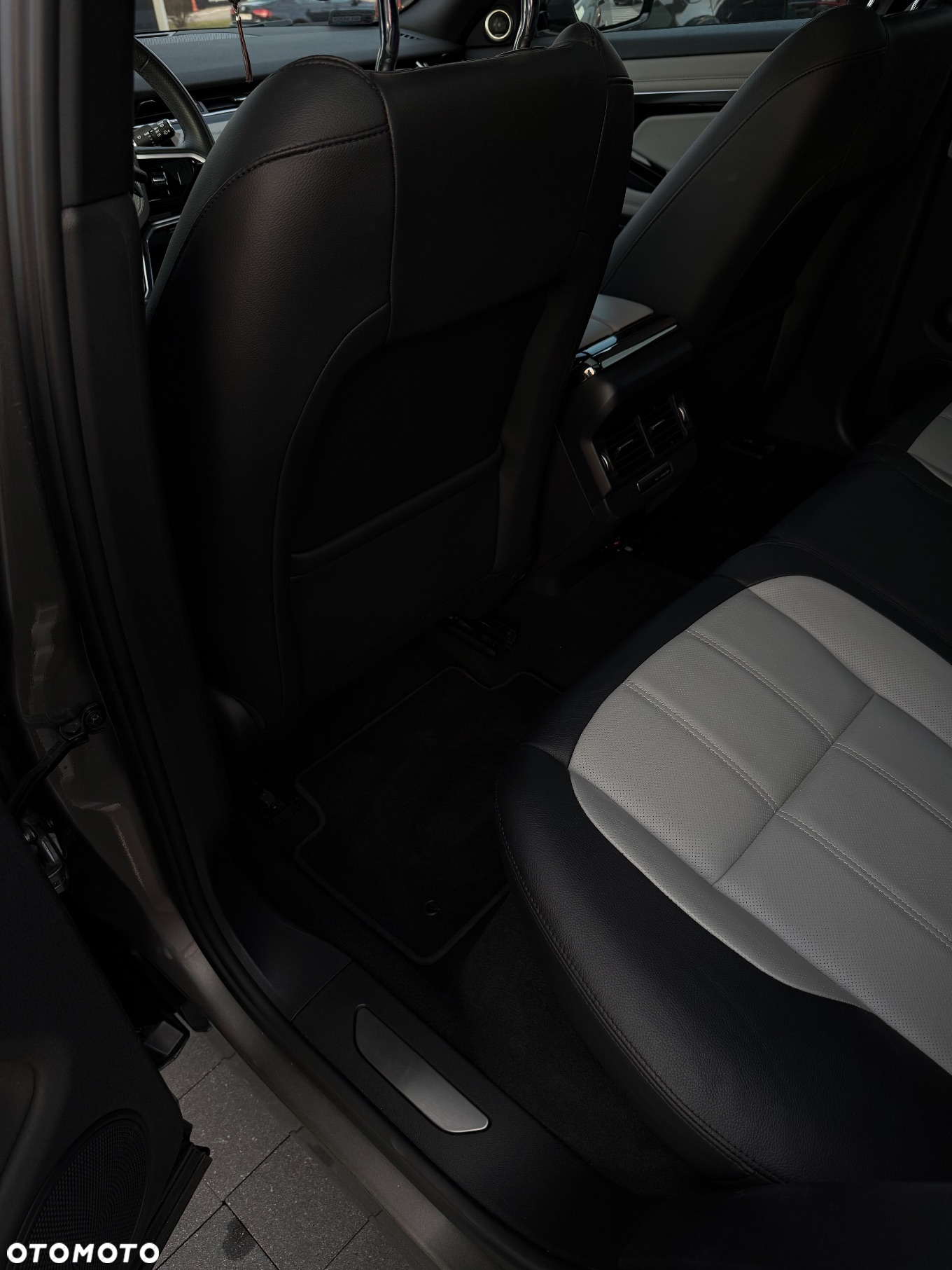 Land Rover Range Rover Evoque - 13