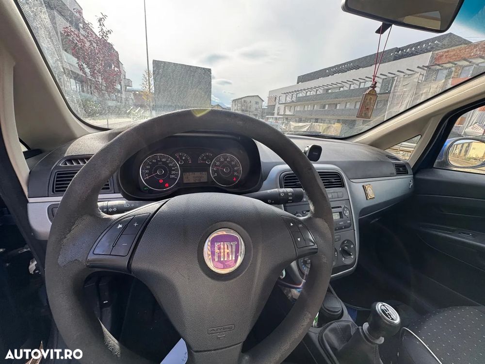 Fiat Grande Punto - 10