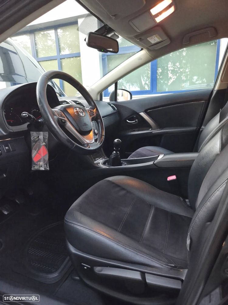 Toyota Avensis - 10
