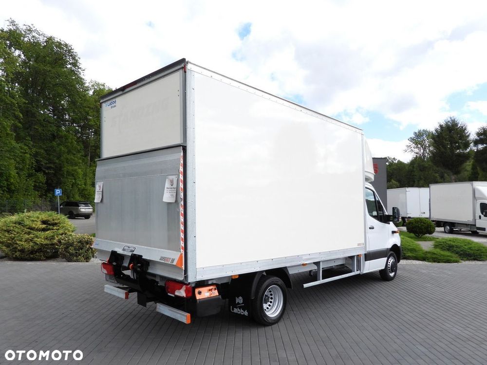 Mercedes-Benz SPRINTER 515 KONTENER WINDA 8 PALET TEMPOMAT BLIŹNIACZE KOŁA KLIMATYZACJA  150KM - 4