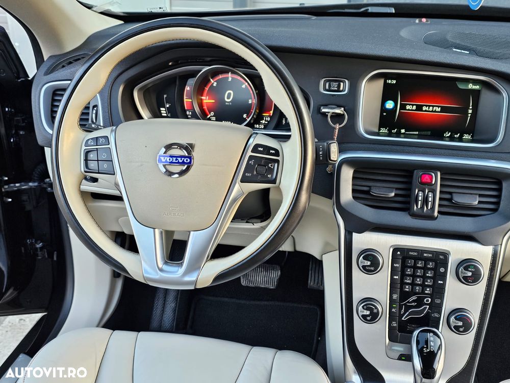 Volvo V40 D2 Geartronic - 14