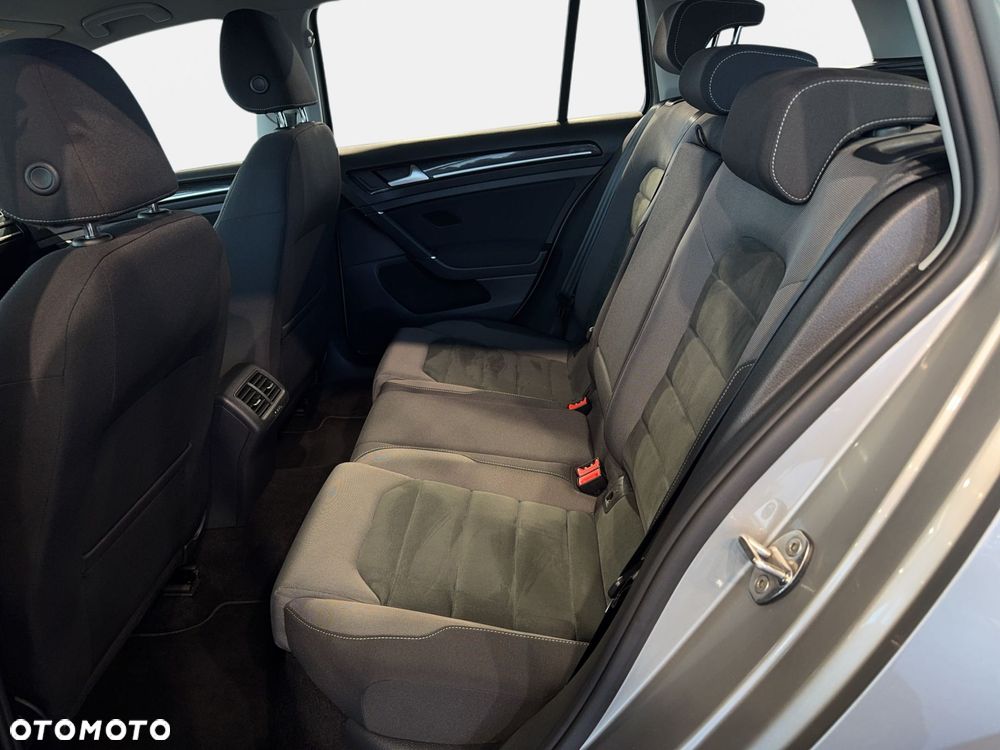 Volkswagen Golf Variant - 12