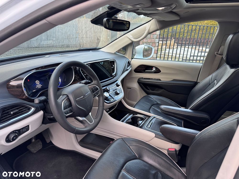 Chrysler Pacifica - 29