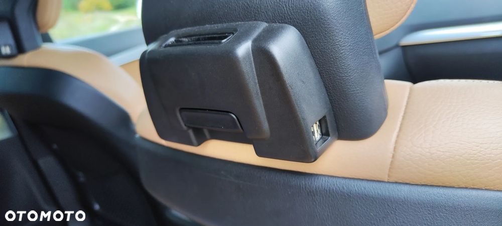 Volvo XC 90 T8 AWD Plug-In Hybrid Momentum 7os - 23