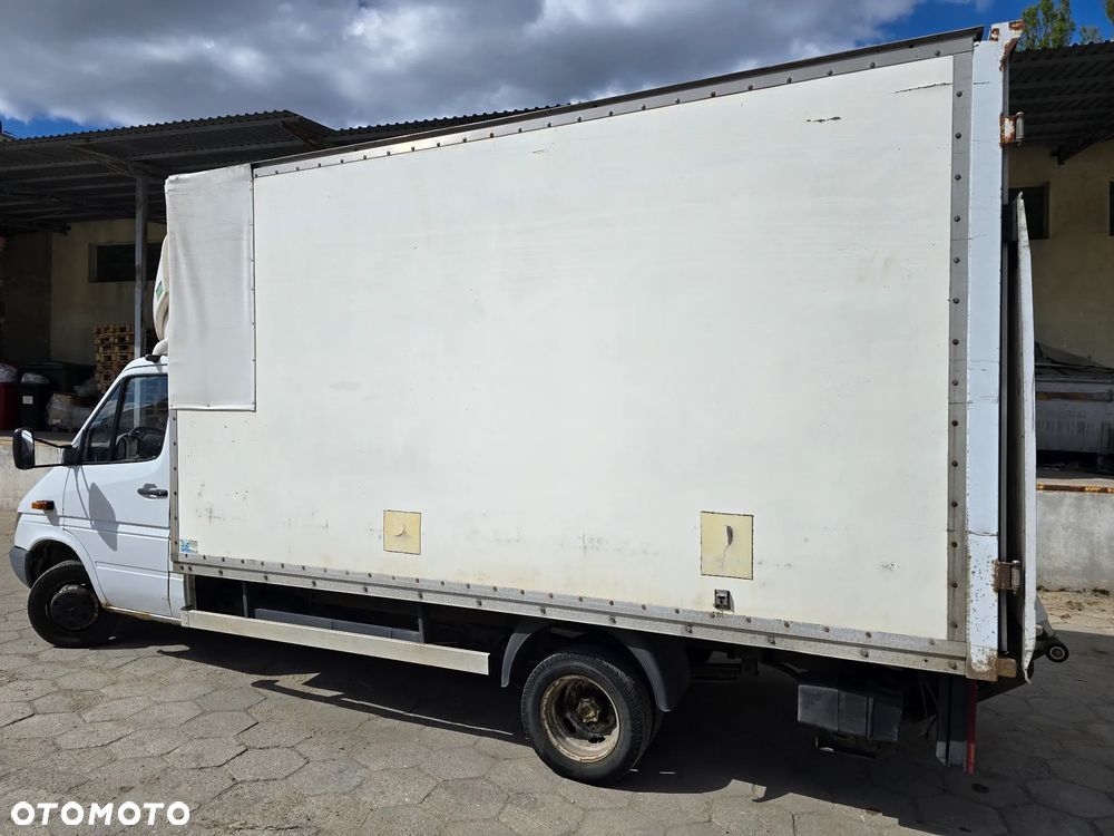 Mercedes-Benz Sprinter - 3