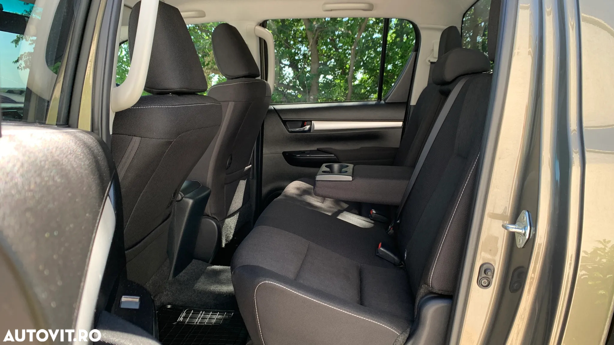Toyota Hilux 2.8D 204CP 4x4 Double Cab AT Executive - 9