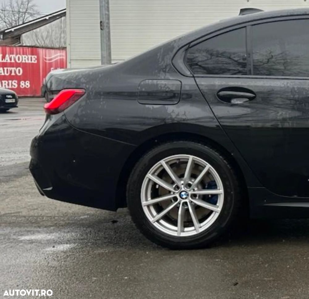 BMW Seria 3 330i AT M Sport - 8