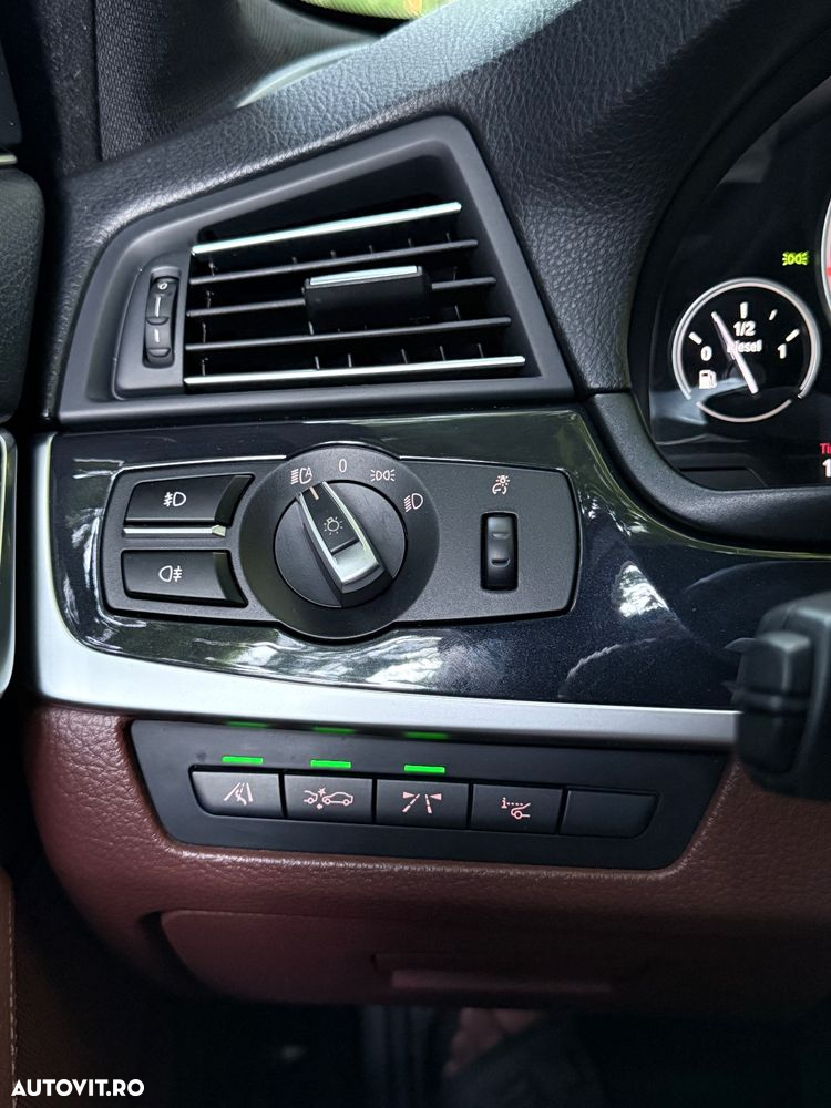 BMW Seria 5 525d xDrive AT - 24