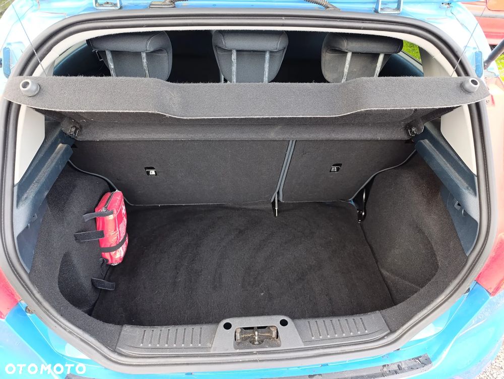 Ford Fiesta 1.25 Celebration - 12