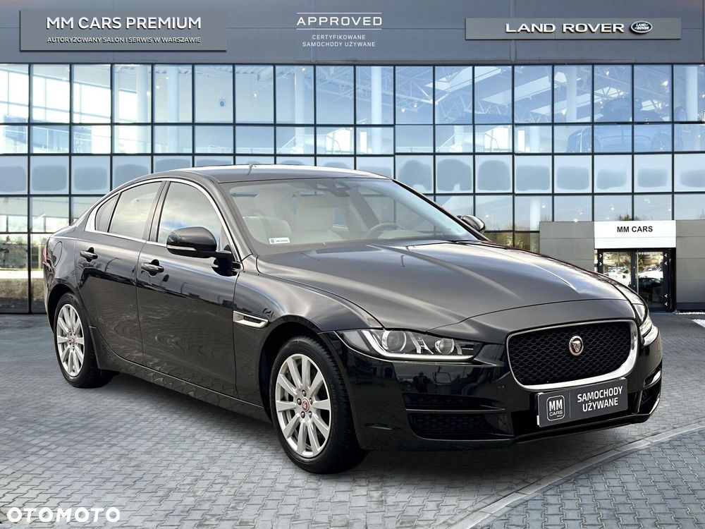 Jaguar XE - 1