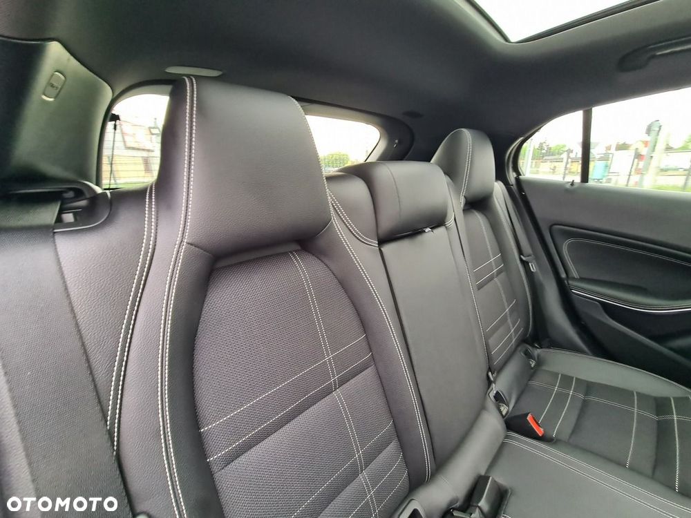 Mercedes-Benz GLA 200 Style - 28