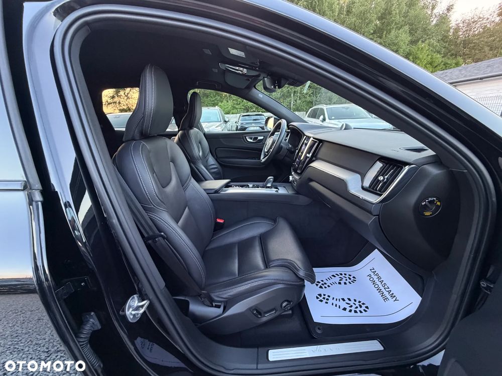 Volvo XC 60 B4 D AWD Ultimate Dark - 34